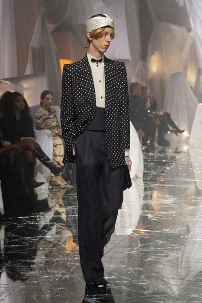 Look 9